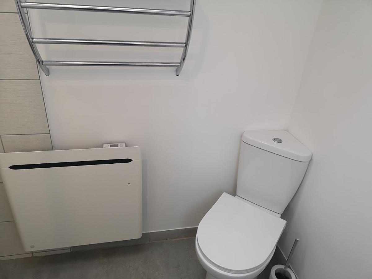 Cottage Au Terminus 3 Climatise โอต์วิลเลส์ ภายนอก รูปภาพ