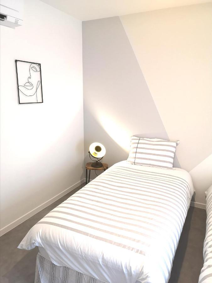 Cottage Au Terminus 3 Climatise โอต์วิลเลส์ ภายนอก รูปภาพ
